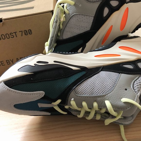 Yeezy 700 boost main image 4